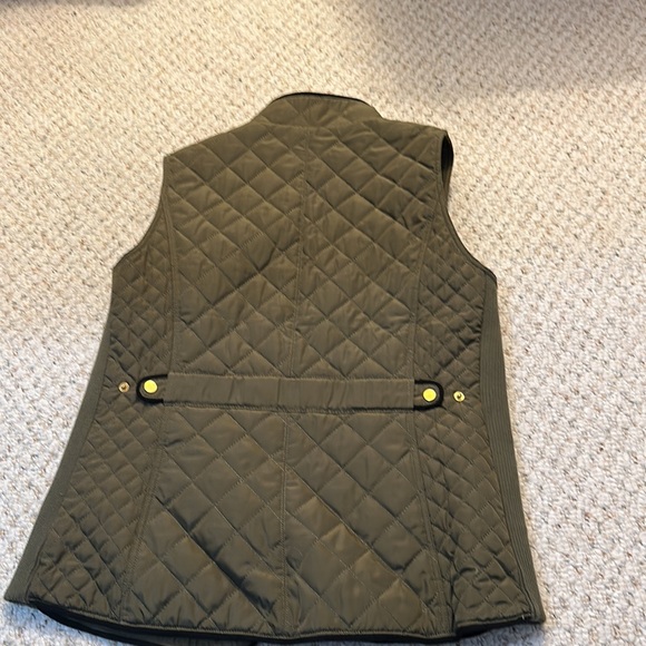 Never worn dark green vest - Picture 2 of 7